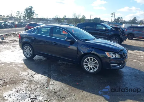 2016 Volvo S60 T5 Drive-E Premier z USA, uszkodzony, nr VIN YV126MFK5G2392246